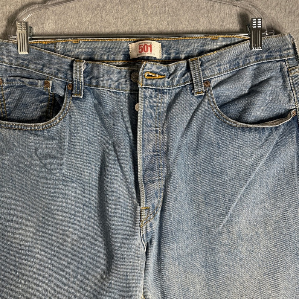 Levis Original 501 Straight Leg Jeans Mens 38x34 Light Wash Blue 100% Cotton